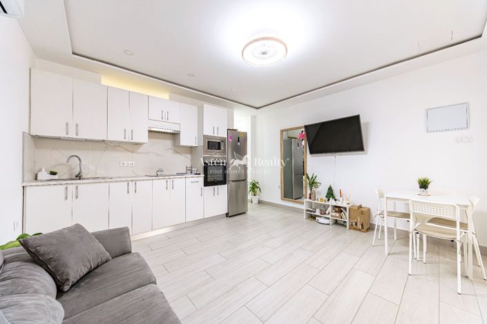 Image No.13-2 Bed Flat for sale