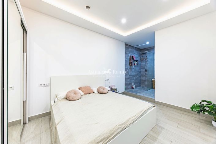 Image No.20-2 Bed Flat for sale
