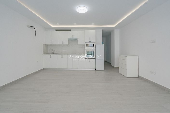 Image No.8-2 Bed Flat for sale