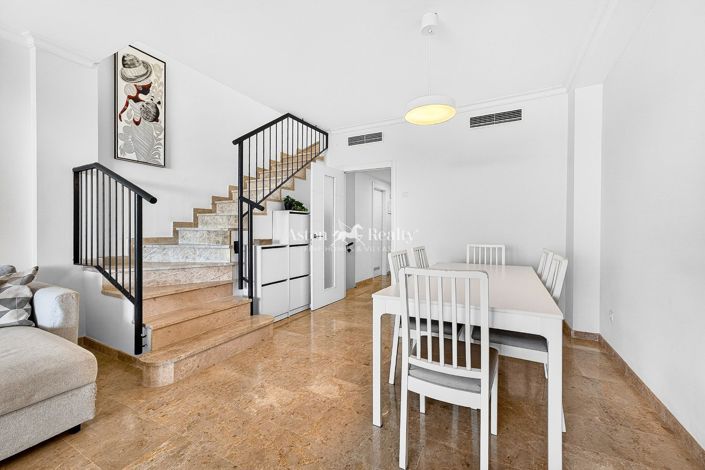 Image No.12-2 Bed House for sale