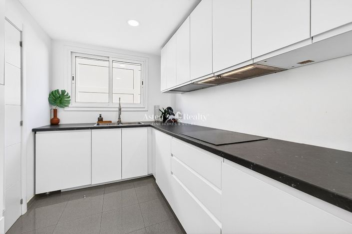 Image No.3-2 Bed House for sale