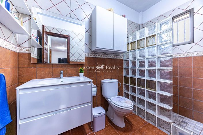 Image No.18-3 Bed Villa for sale