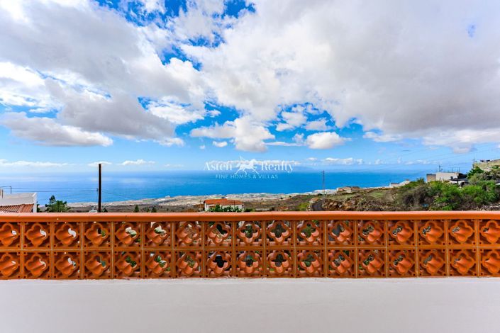 Image No.11-3 Bed House for sale