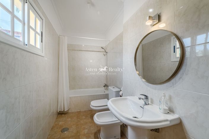 Image No.17-3 Bed House for sale