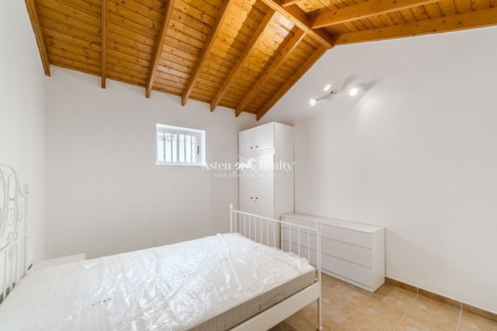 Image No.19-3 Bed House for sale