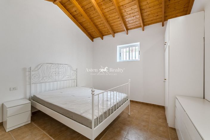 Image No.20-3 Bed House for sale