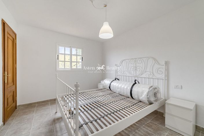 Image No.28-3 Bed House for sale