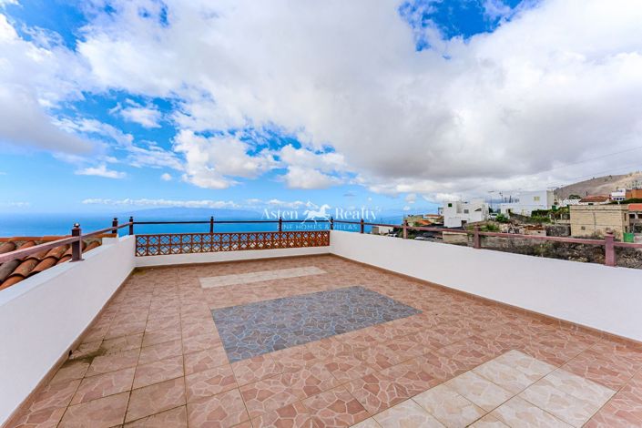 Image No.7-3 Bed House for sale