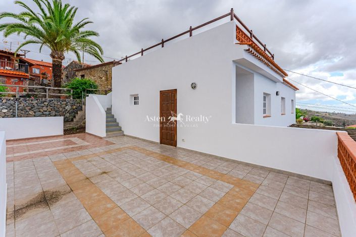 Image No.8-3 Bed House for sale