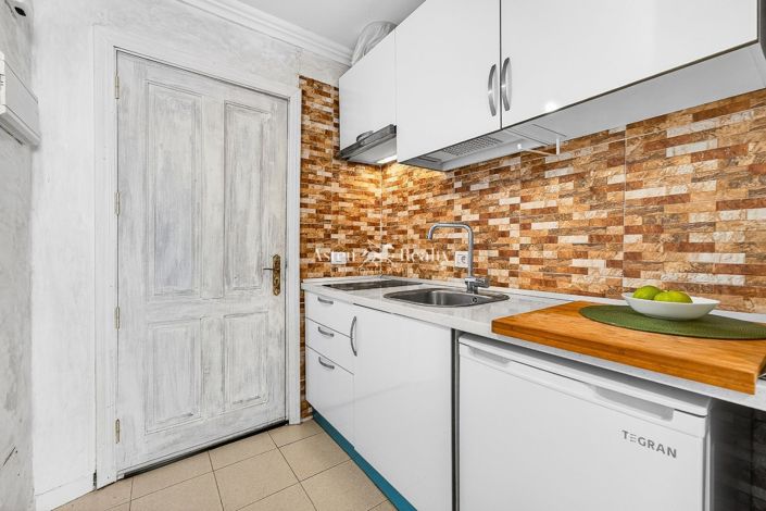 Image No.2-Studio for sale