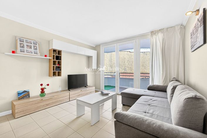 Image No.9-Studio for sale