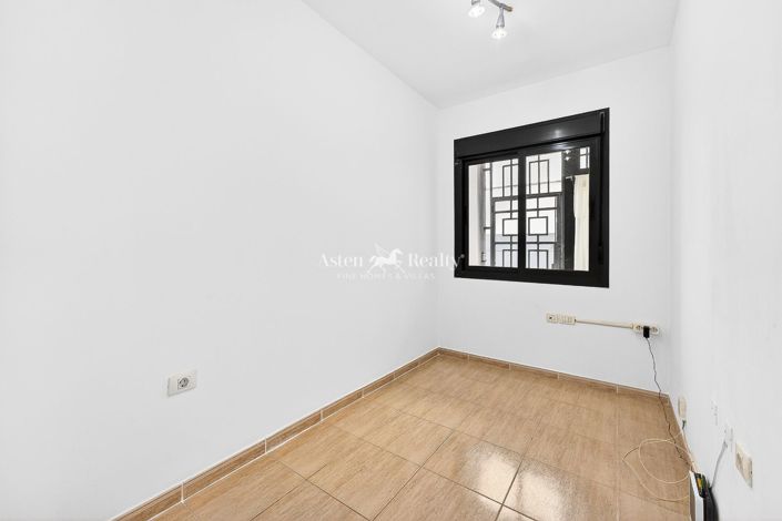 Image No.11-2 Bed Flat for sale