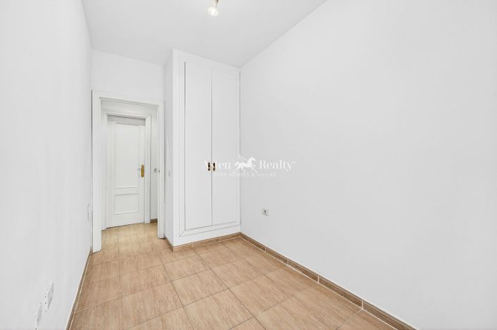 Image No.12-2 Bed Flat for sale