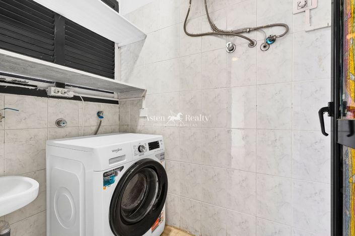 Image No.13-2 Bed Flat for sale