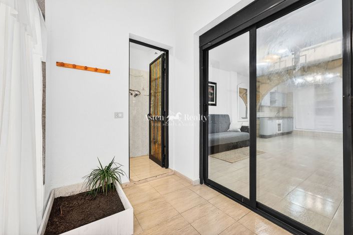 Image No.4-2 Bed Flat for sale