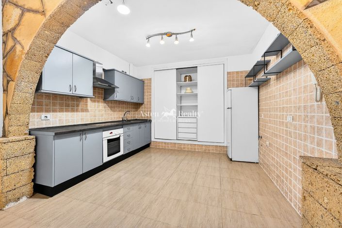 Image No.6-2 Bed Flat for sale