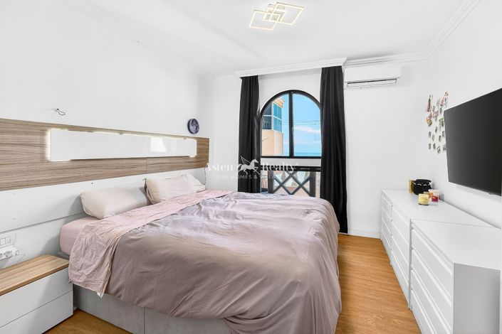 Image No.9-2 Bed House for sale