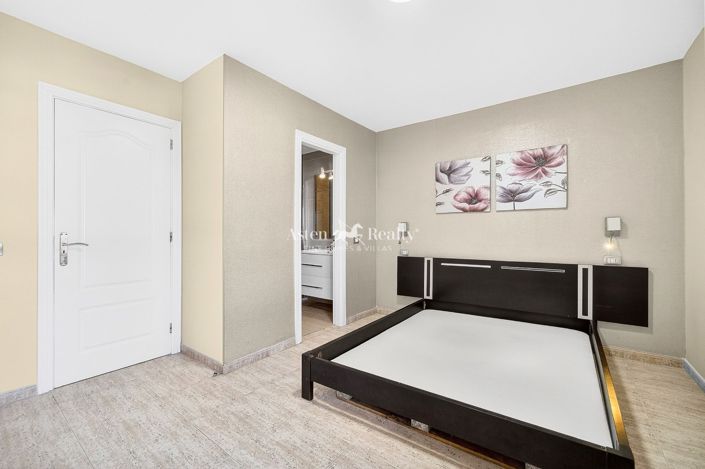 Image No.13-4 Bed Penthouse for sale