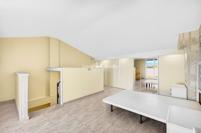 Image No.24-4 Bed Penthouse for sale