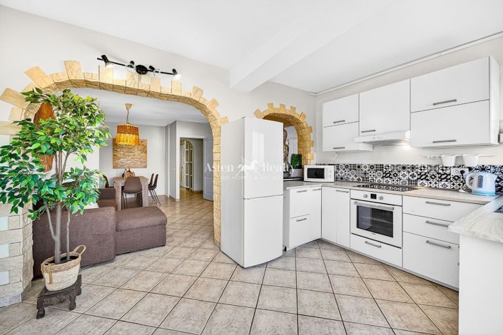 Image No.9-2 Bed Apartment for sale