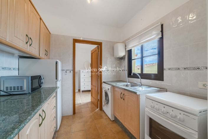 Image No.13-1 Bed House for sale