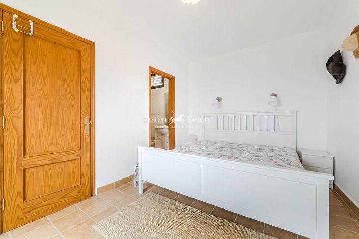 Image No.16-1 Bed House for sale