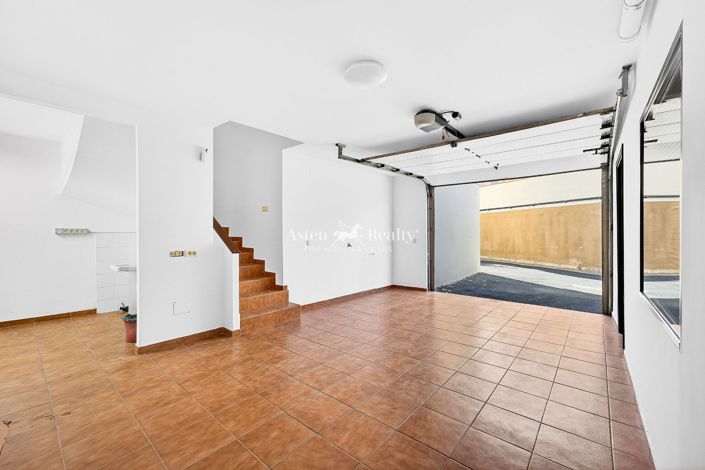 Image No.20-3 Bed House for sale