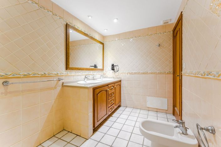 Image No.15-2 Bed Apartment for sale