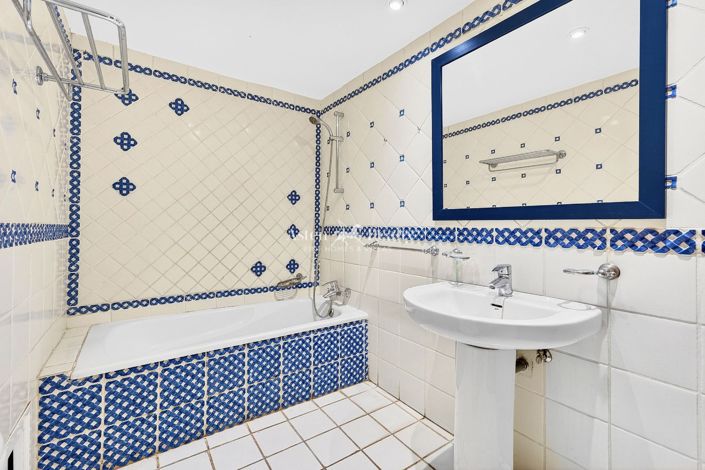Image No.18-2 Bed Apartment for sale