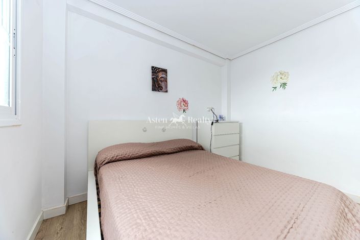 Image No.11-2 Bed Flat for sale