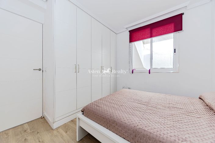 Image No.12-2 Bed Flat for sale