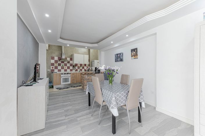 Image No.5-2 Bed Flat for sale