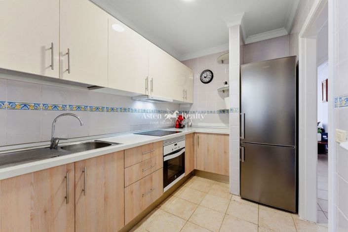 Image No.12-2 Bed Flat for sale