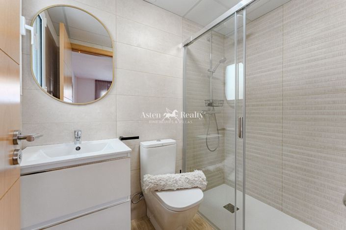 Image No.16-2 Bed Flat for sale