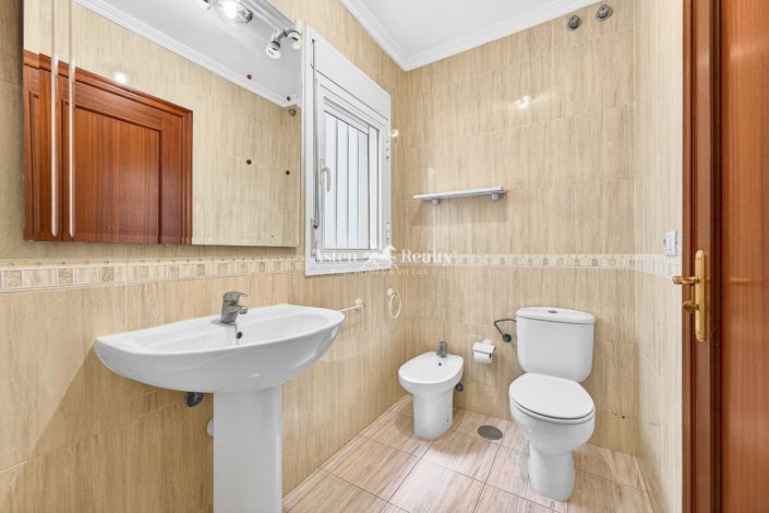 Image No.13-1 Bed Flat for sale