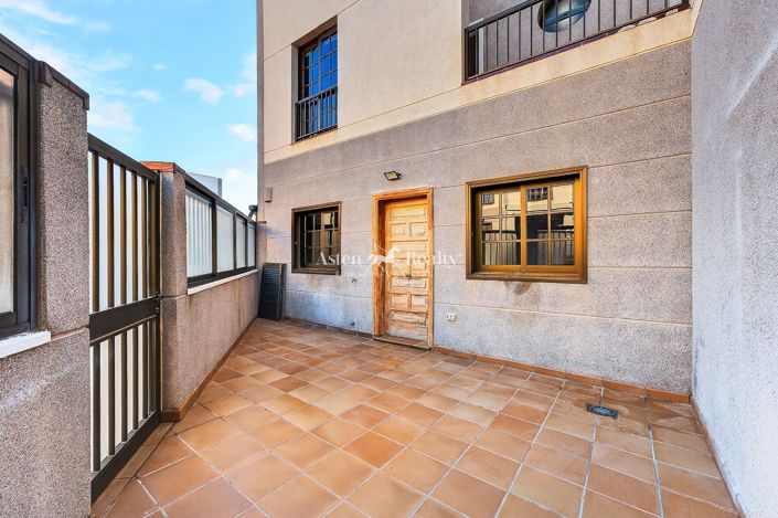 Image No.11-4 Bed House for sale