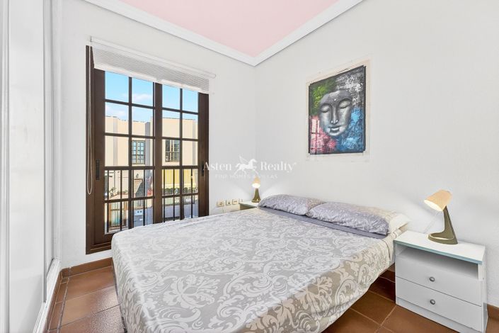 Image No.20-4 Bed House for sale