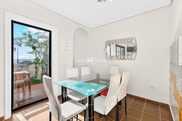 Image No.6-4 Bed House for sale