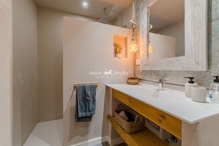 Image No.13-5 Bed Villa for sale