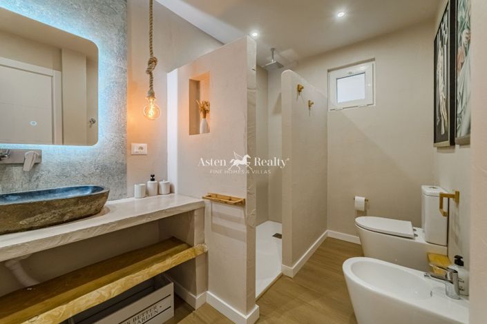 Image No.18-5 Bed Villa for sale