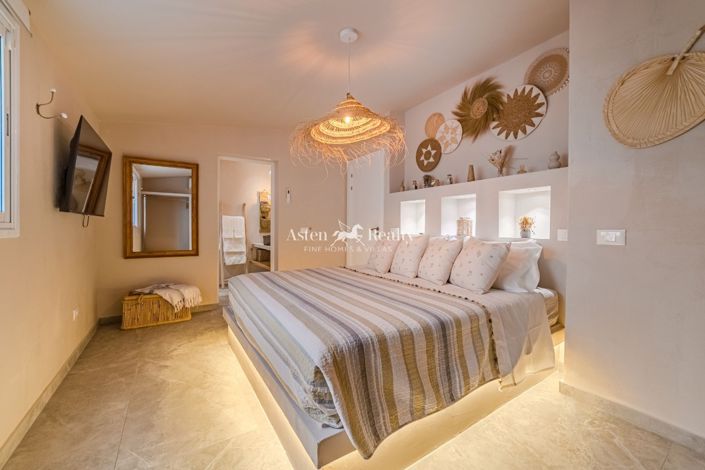 Image No.41-5 Bed Villa for sale