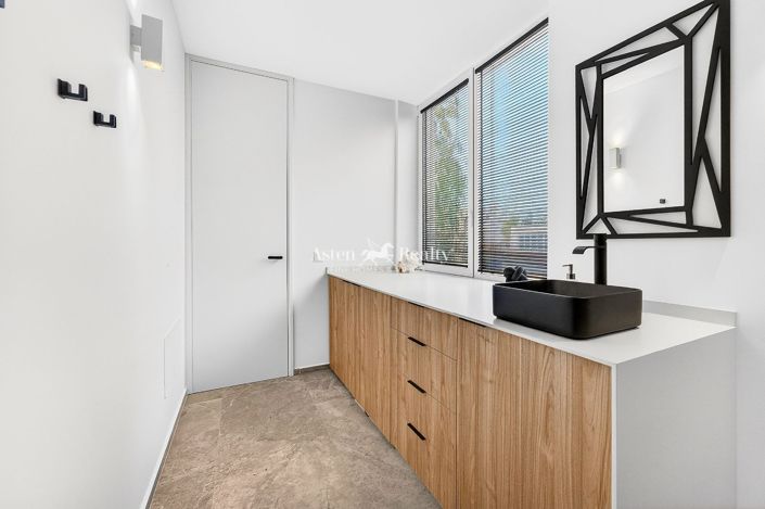 Image No.14-2 Bed Bungalow for sale