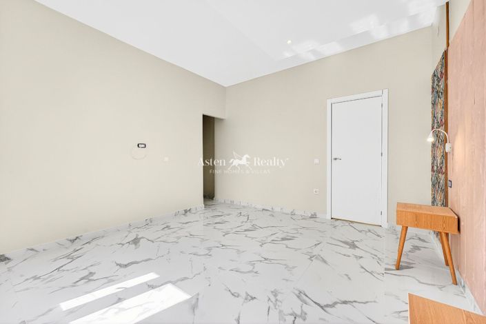 Image No.14-2 Bed Apartment for sale