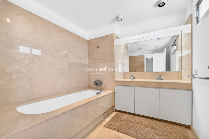 Image No.26-3 Bed Penthouse for sale