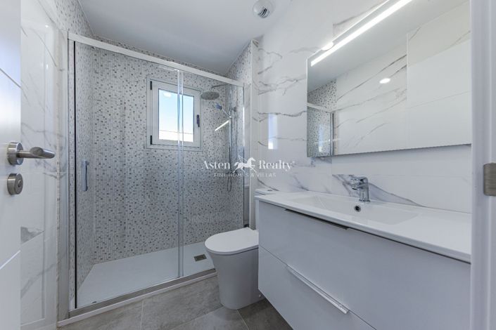 Image No.11-2 Bed Flat for sale