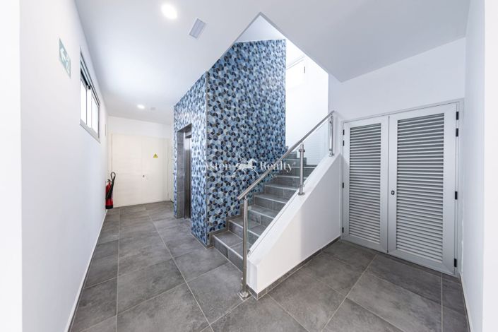 Image No.16-2 Bed Flat for sale