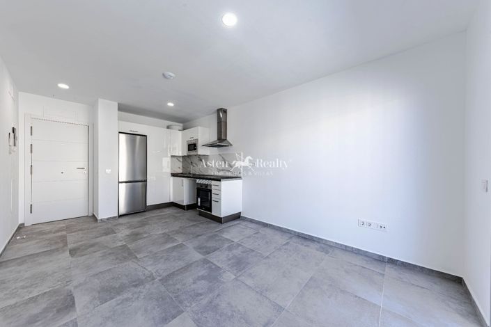 Image No.7-2 Bed Flat for sale