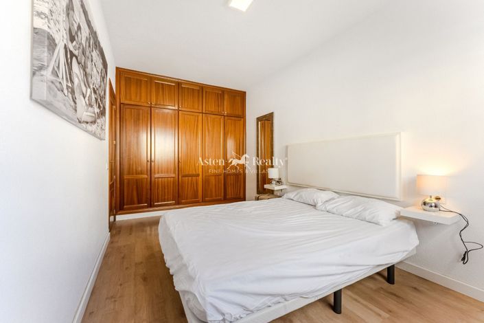 Image No.10-2 Bed Flat for sale