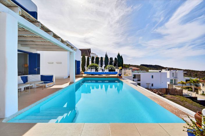 Image No.2-5 Bed Villa for sale