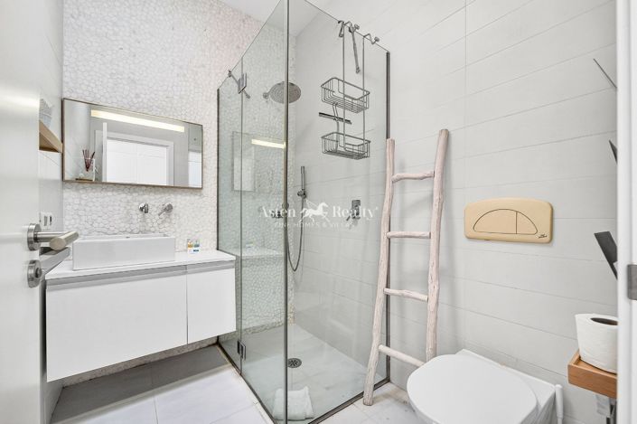 Image No.23-5 Bed Villa for sale